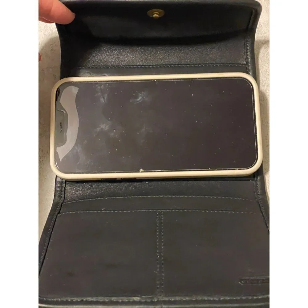 Coach Vintage Black Leather Swing Trifold Crossbody Snap Close Wallet Bag 4843